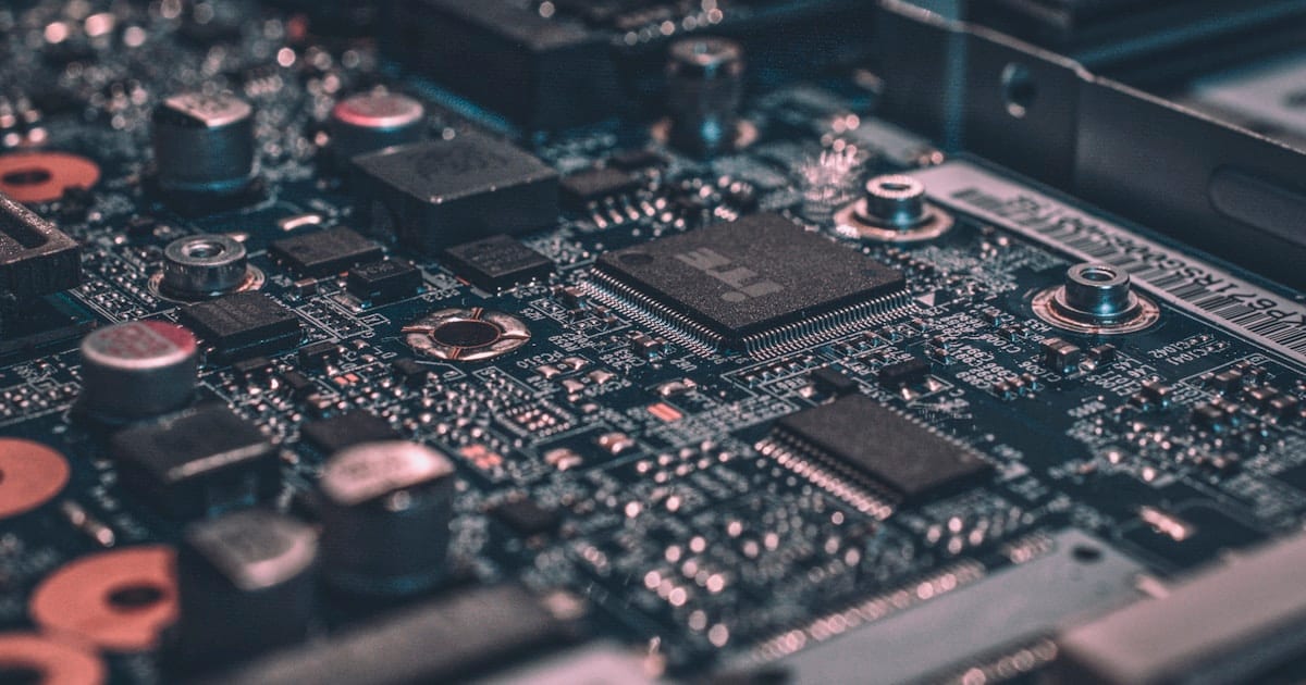 O fim do improviso em infraestrutura: por que Cloud-first é a grande estratégia para 2026