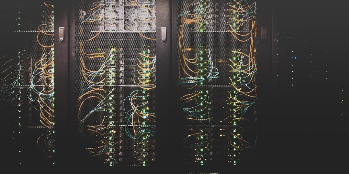 Discos e mídias de armazenamento para backup corporativo